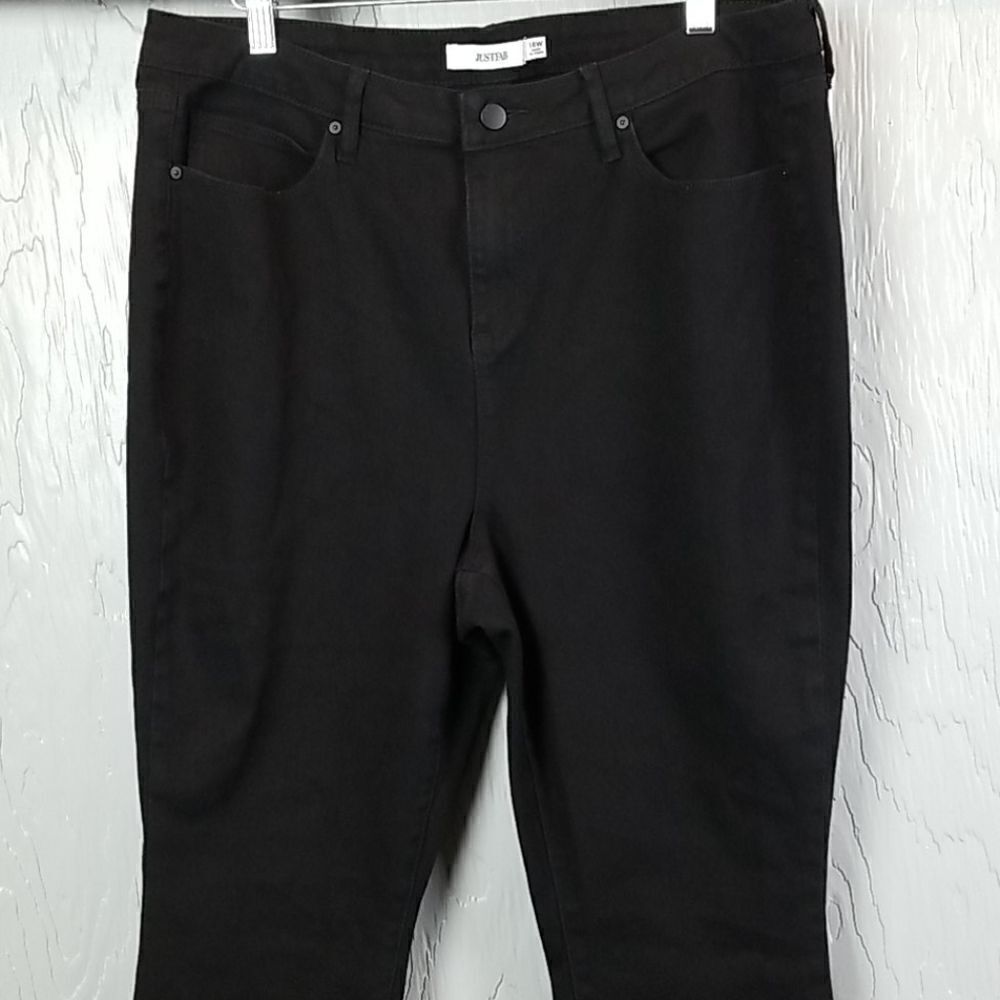 JUST FAB.. black cropped highwaisted jeans